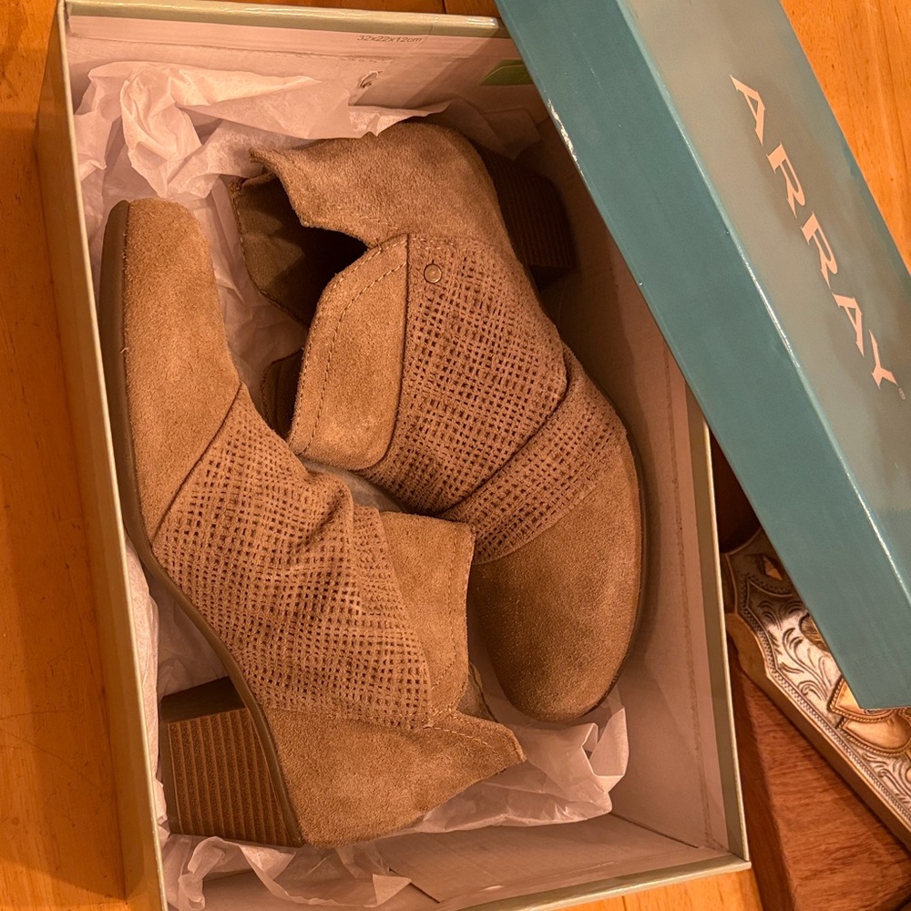 Array Women's Tan Perforated Ankle Booties